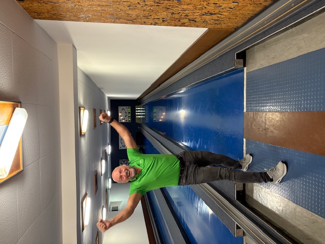 Yesss! 240 Zähler, in Connys Team kommt Freude auf! Die anderen zwei Teams müssen blechen.