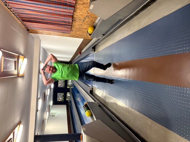 Es ist passiert! Conny kegelt ein Loch!