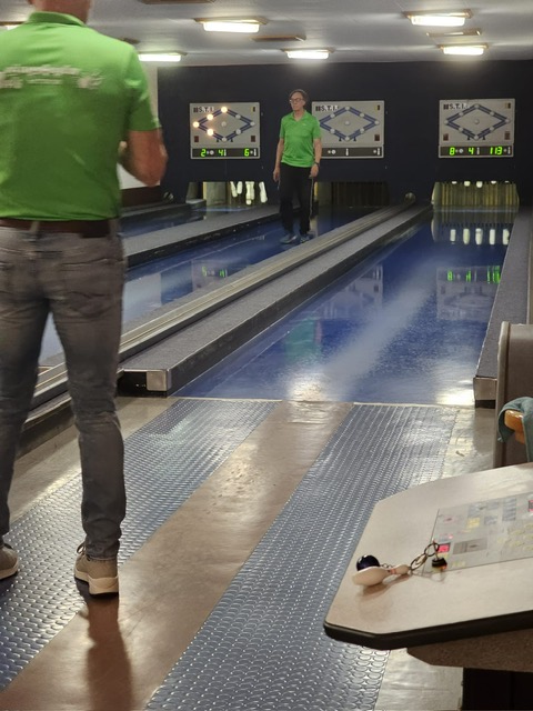 Der Präsi ist sich für keine Arbeit zu schade. Immer der Erste beim Entwirren der Kegeln!